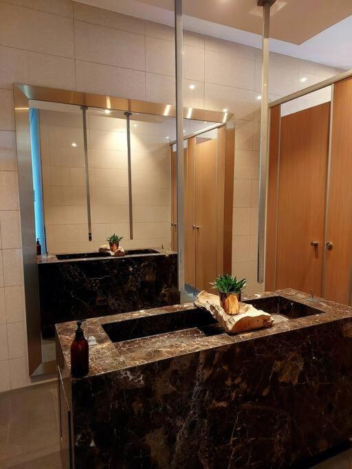 D1Mension 3Br Luxury Condo City Center In Dist 1 호치민 외부 사진